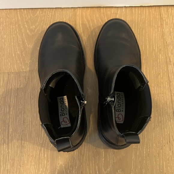 Blondo ‘Claire Zip Welt’ Waterproof Boot - Picture 10 of 12